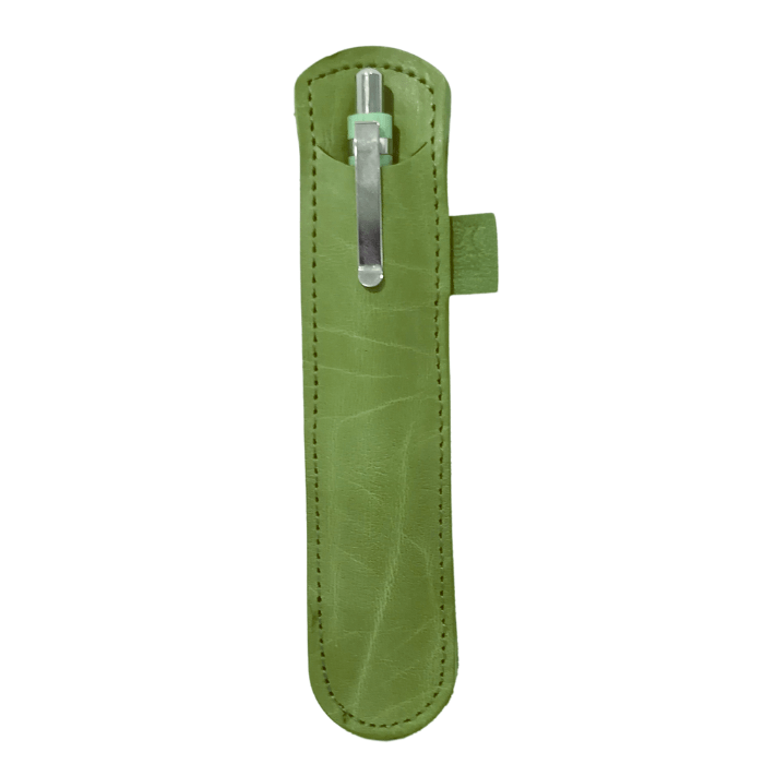Étui à stylo en cuir vert artisanal avec stylo en bambou inclus